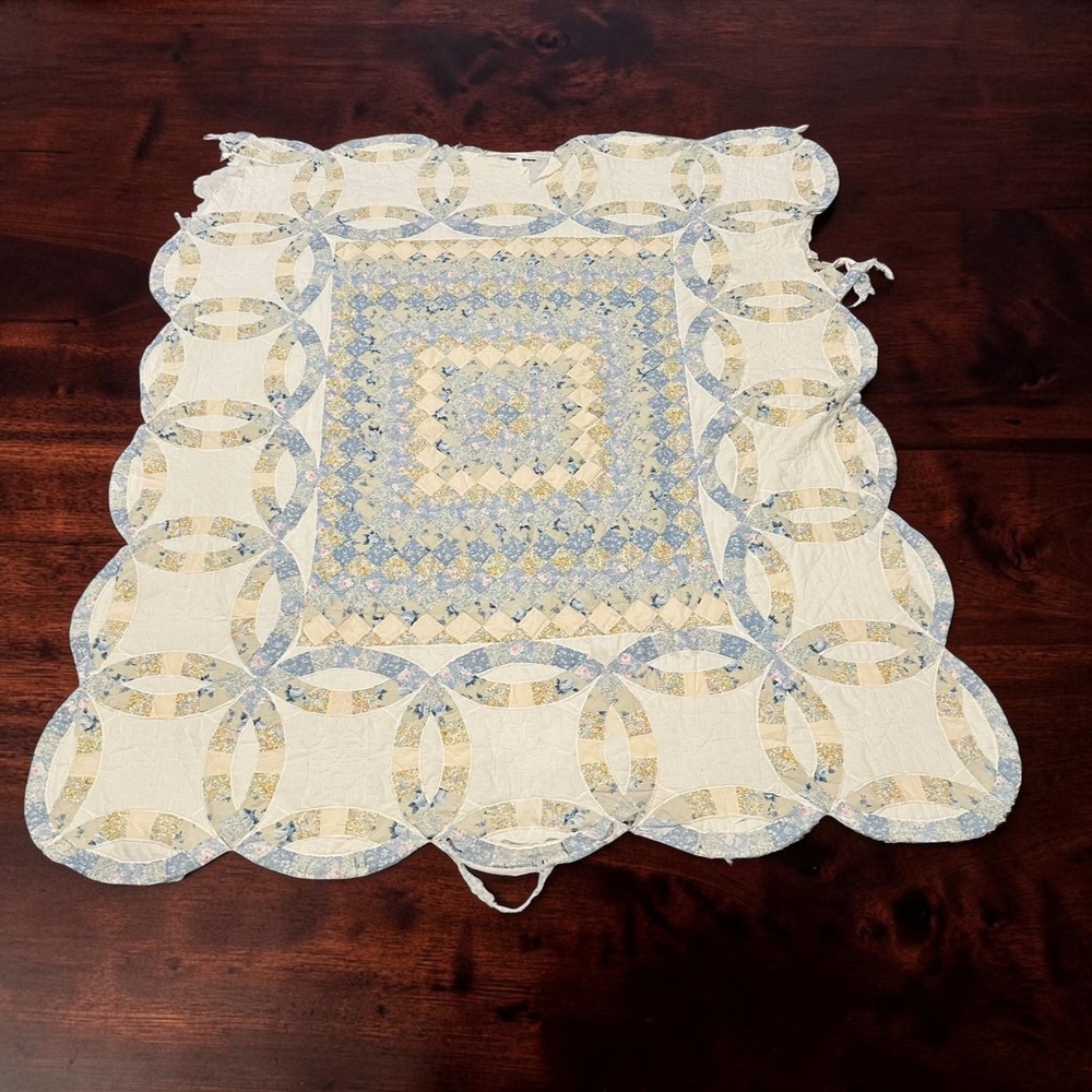 Vintage Double Wedding Ring Quilt Scalloped Edge Floral Blue Yellow 81x89 Fair